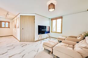 SA Tailored Serviced Home near Metro