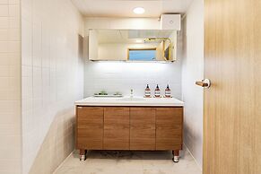 SA Tailored Serviced Home near Metro