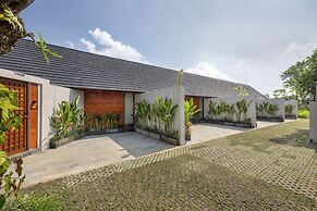 Unagi Mas Villas by Emana