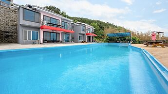 Namhae Aria Spa Pension