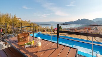 Namhae Aria Spa Pension