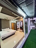 Greystone 4BHK Pvt Pool by Stellar Stays