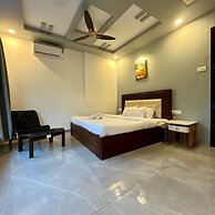 Greystone 4BHK Pvt Pool by Stellar Stays