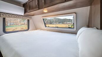 Goseong Hoostay Caravan Pension