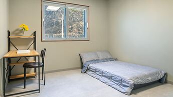 Goseong Hoostay Caravan Pension