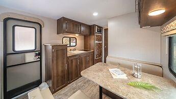 Goseong Hoostay Caravan Pension