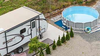 Goseong Hoostay Caravan Pension