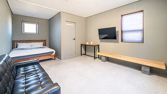 Goseong Hoostay Caravan Pension