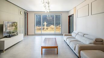 Goseong Hoostay Caravan Pension