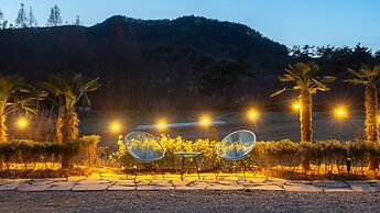 Goseong Hoostay Caravan Pension