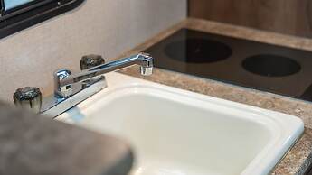 Goseong Hoostay Caravan Pension