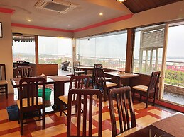 Diamond Lake Hotel KTV&Dancing Bar