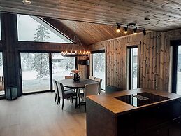 Modern Mountain Cabin - 3 Bedrooms - Sleeps 7