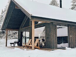 Modern Mountain Cabin - 3 Bedrooms - Sleeps 7