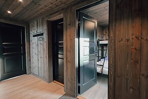 Modern Mountain Cabin - 3 Bedrooms - Sleeps 7