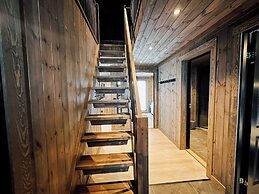 Modern Mountain Cabin - 3 Bedrooms - Sleeps 7