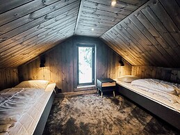 Modern Mountain Cabin - 3 Bedrooms - Sleeps 7