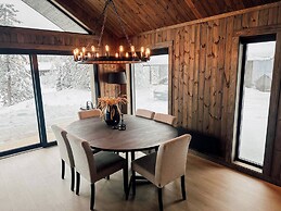 Modern Mountain Cabin - 3 Bedrooms - Sleeps 7