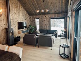 Modern Mountain Cabin - 3 Bedrooms - Sleeps 7
