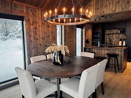 Modern Mountain Cabin - 3 Bedrooms - Sleeps 7