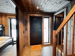 Modern Mountain Cabin - 3 Bedrooms - Sleeps 7