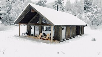 Modern Mountain Cabin - 3 Bedrooms - Sleeps 7