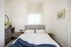 Rooftop Jacuzzi Penthouse by Sea N' Rent