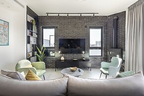 Rooftop Jacuzzi Penthouse by Sea N' Rent