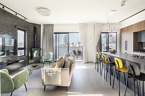 Rooftop Jacuzzi Penthouse by Sea N' Rent