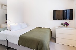 Rooftop Jacuzzi Penthouse by Sea N' Rent