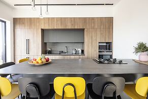 Rooftop Jacuzzi Penthouse by Sea N' Rent