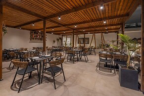 Cabana Blu Lifestyle Boutique Hotel & Suites