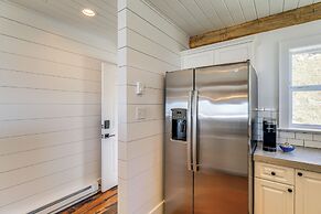 2 Mi to Beech Mtn: Fully Remodeled Condo w/ Patio!