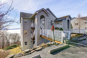 2 Mi to Beech Mtn: Fully Remodeled Condo w/ Patio!