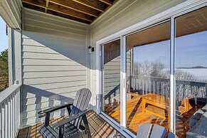 2 Mi to Beech Mtn: Fully Remodeled Condo w/ Patio!