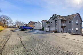 2 Mi to Beech Mtn: Fully Remodeled Condo w/ Patio!