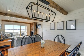 2 Mi to Beech Mtn: Fully Remodeled Condo w/ Patio!