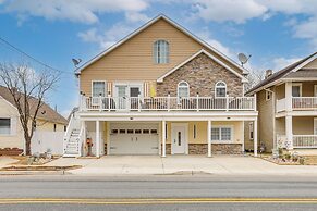 Home w/ Deck: 2 Blocks to Ventnor City Beach!