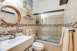 Home w/ Deck: 2 Blocks to Ventnor City Beach!