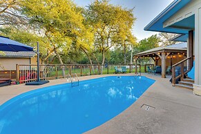 Jack's Cottage: Backyard Oasis in New Braunfels!