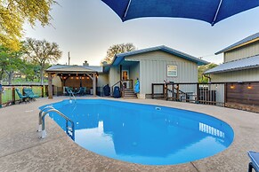Jack's Cottage: Backyard Oasis in New Braunfels!