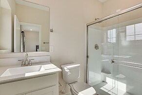 Community Pool & Hiking Trails: Phoenix Condo!