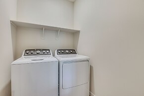 Community Pool & Hiking Trails: Phoenix Condo!