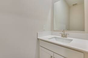 Community Pool & Hiking Trails: Phoenix Condo!