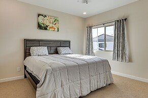 Community Pool & Hiking Trails: Phoenix Condo!