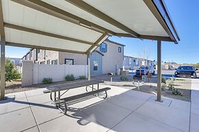 Community Pool & Hiking Trails: Phoenix Condo!