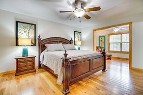 Norfork Lake Access: Cabin w/ Deck & Water View!