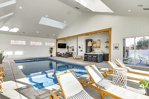 Private Pool & Hot Tub: Luxe Unit Near UTA Train!