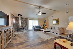 3 Mi to Lake Charles: Family Home in Louisiana!