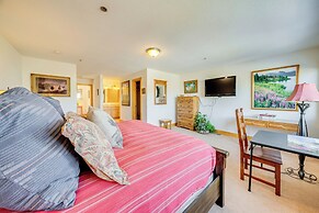 6 Mi to Keystone Resort: Dillon Condo w/ Balcony